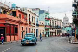 De bitcoins a pesos. Cubanos ahora reciben remesas en la puerta de su casa
