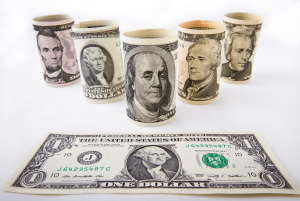 Los venezolanos resuelven la escasez de dólares en efectivo usando criptomonedas