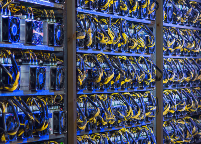 Empresa china de minería comenzó a restaurar su poder de hash en Kazajistán.