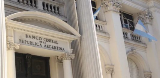 Presidente del Banco Central de Argentina está preocupado por las criptomonedas