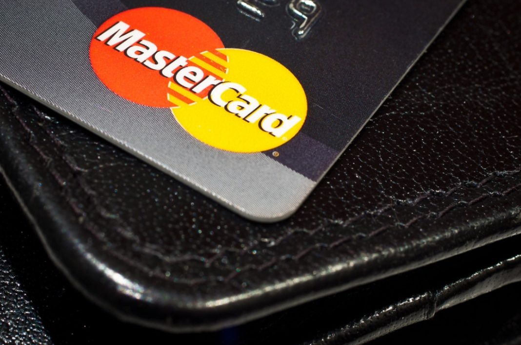 Mastercard anuncia que integrará pagos y recompensas en criptomonedas a su plataforma