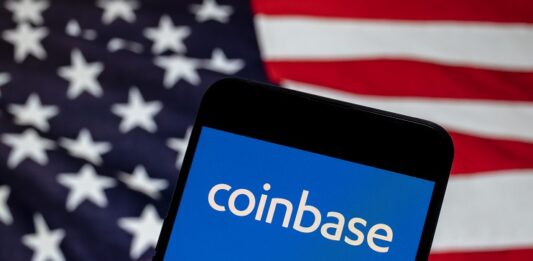 Coinbase enfrenta demandas colectivas por ofrecer información “falsa y engañosa” a sus clientes