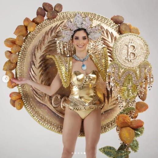 Candidata de El Salvador llevó al preliminar del Miss Universo un traje inspirado en bitcoin (BTC)