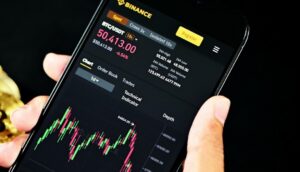 Binance suspendió temporalmente depósitos y retiros por un “error extraño” y "mala suerte"