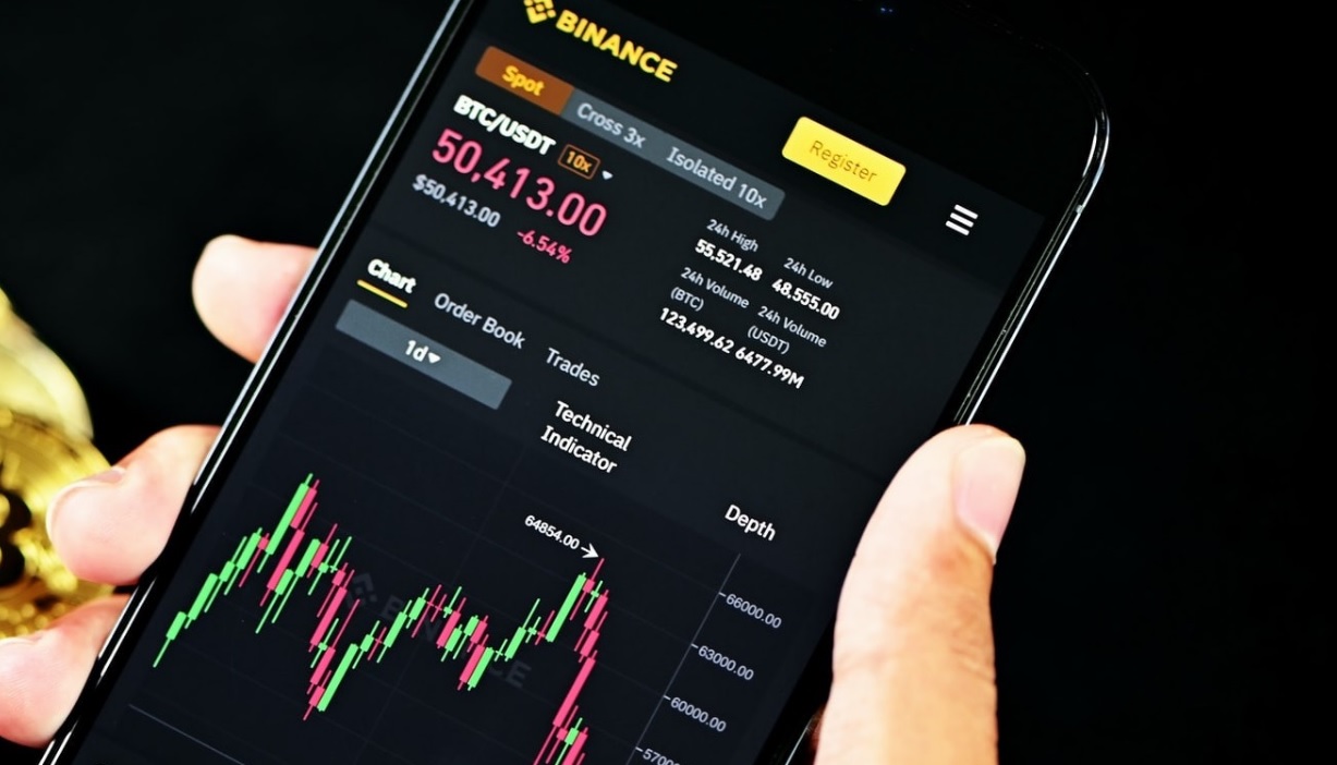 Binance suspendió temporalmente depósitos y retiros por un “error extraño” y "mala suerte"