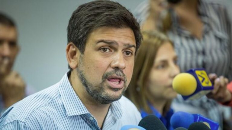 "Eliminaremos al petro", afirma precandidato presidencial en Venezuela