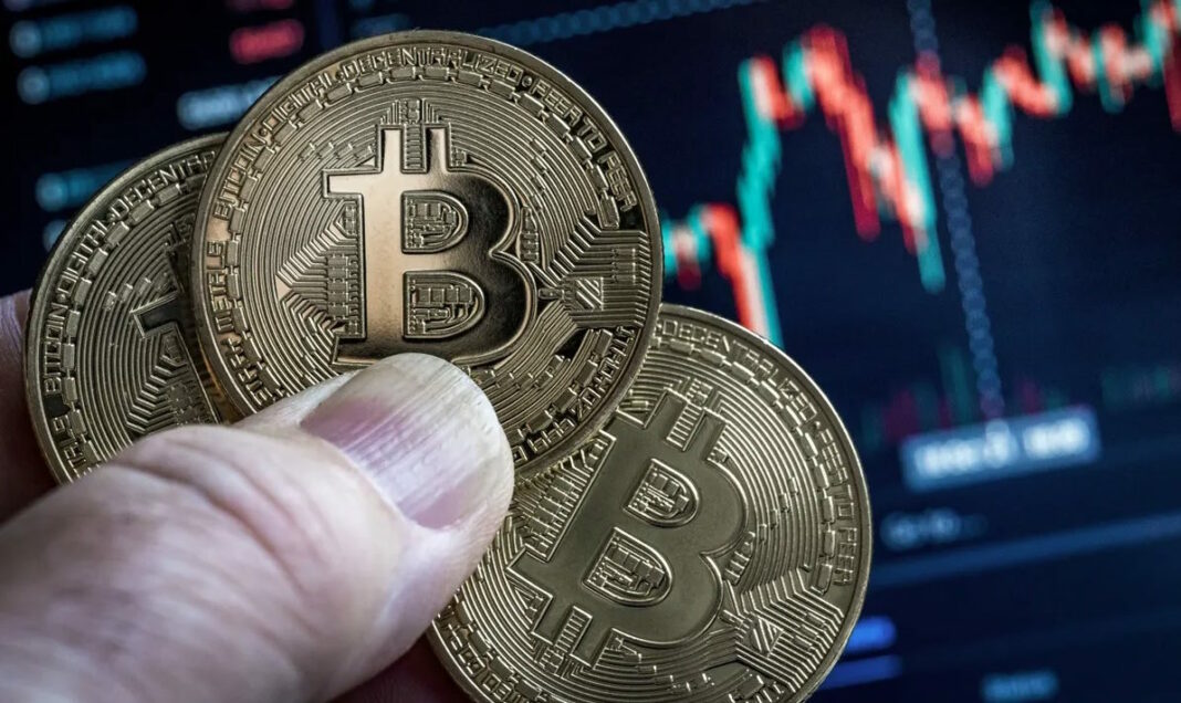 Precio del bitcoin (BTC) podría llegar a $50 mil este año y $120 mil para 2024, según Standard Chartered