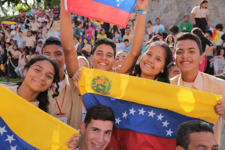 ¿Cómo apostillar tu título universitario o de bachiller para trabajar y estudiar fuera de Venezuela? | Guía paso a paso