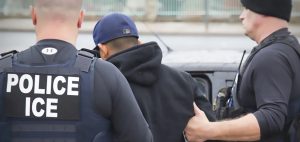¿Tu familiar fue detenido por ICE? Descubre cómo encontrarlo paso a paso