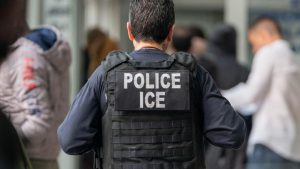 ICE y la custodia de menores: ¿Qué ocurre con los niños cuando sus padres son arrestados?